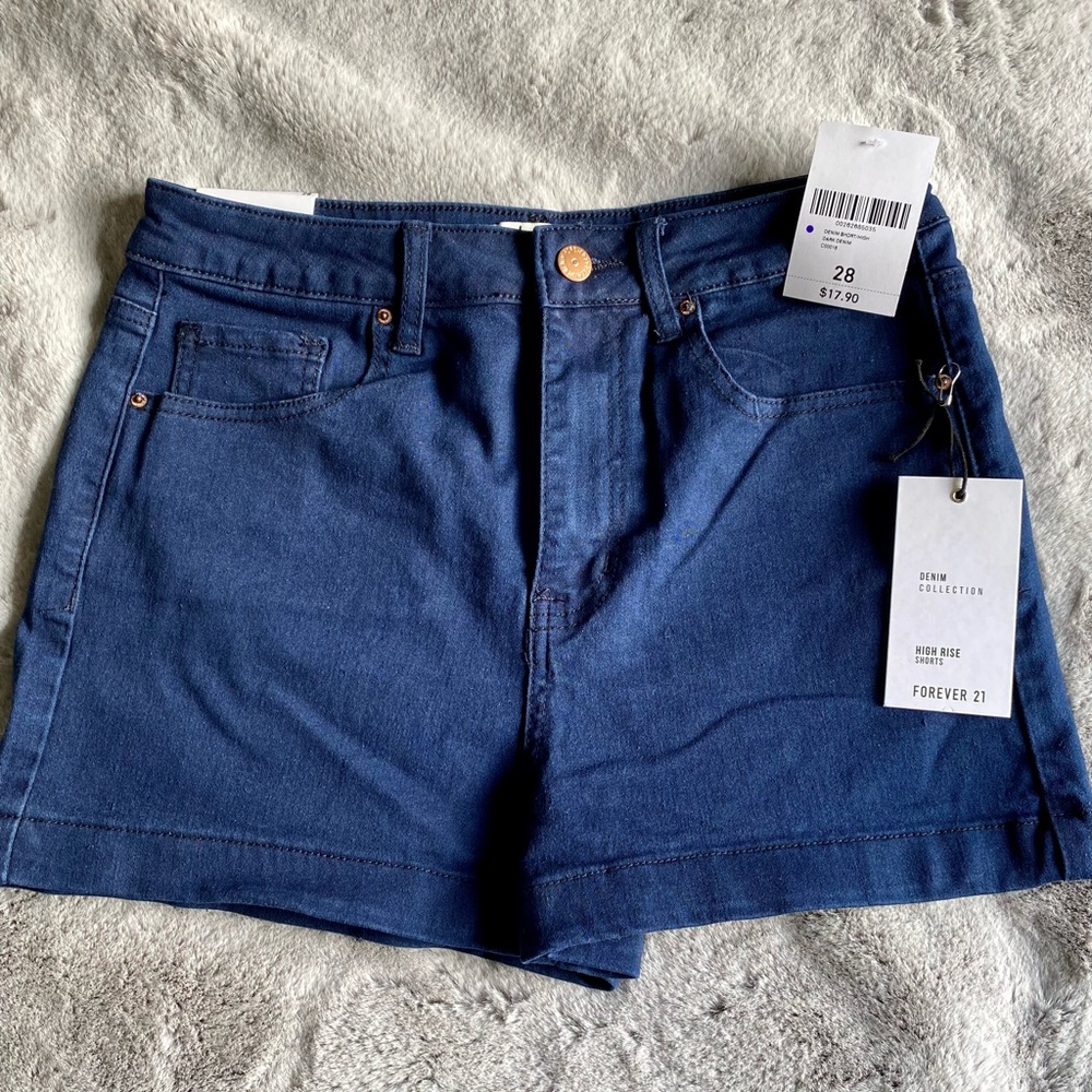 Forever 21 Women’s 28 High Rise Dark Wash Short